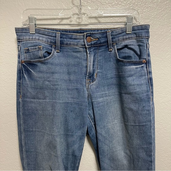 Old Navy Women’s Mid Rise Power Slim Straight Medium Wash Jeans Size 6 - Picture 2 of 8
